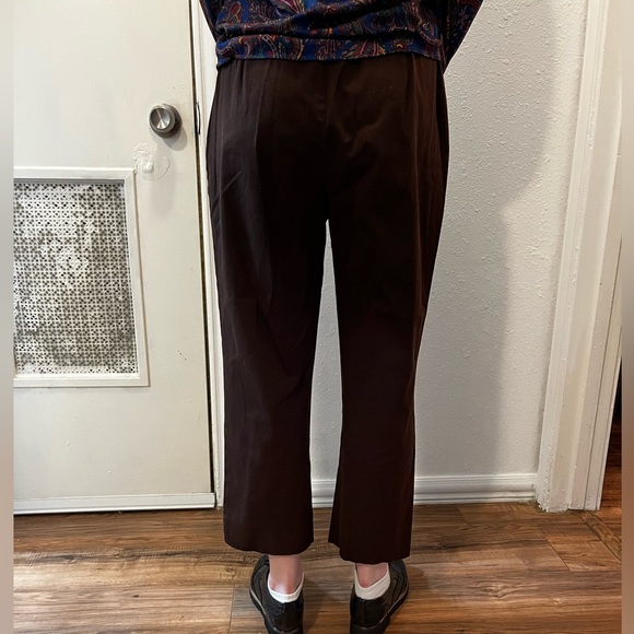 Dark Brown linen Trousers
Size Medium - Picture 2 of 3